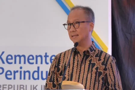 Menteri Perindustrian Agus Gumiwang Kartasasmita