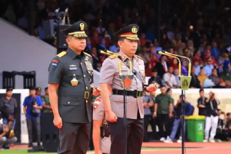 Panglima TNI Jenderal Agus Subiyanto dan Kapolri Jenderal Pol. Listyo Sigit Prabowo (foto: Dok Humas Polri)