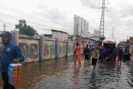 Pemprov DKI Jakarta Siap Siaga Tangani Banjir Rob di Kawasan Pesisir Utara banjir rob