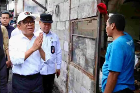 Pj. Gubernur DKI Teguh Pastikan Logistik Pengungsi Kebakaran Kemayoran Aman