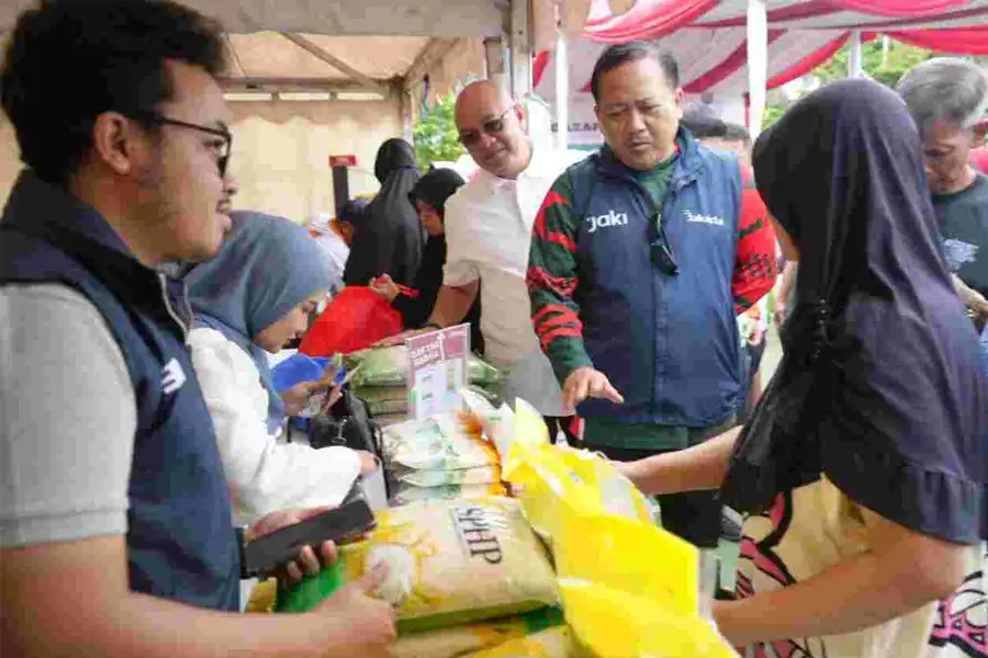 Bazar Murah Jelang Nataru di Kramat Jati Disambut Antusias Warga