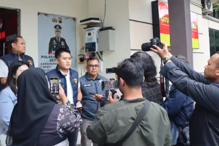Kasat Reskrim Polres Boyolali Iptu Joko Purwadi saat menjelaskan kasus anak usia 12 tahun yang menjadi korban kekerasan massal oleh belasan warga