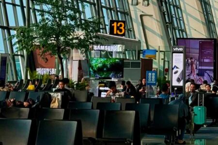 Bandara Soekarno-Hatta (foto: Utari Adam, unsplash)