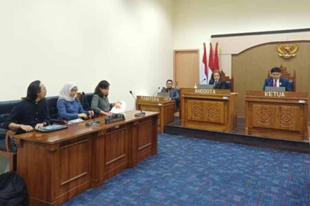 ICW Desak Komisi Informasi Pusat Perintahkan Polri Ungkap Dokumen Pengadaan Gas Air Mata (foto: Dok ICW)