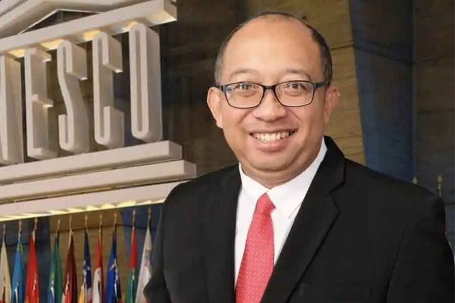 Dosen Komunikasi UNAIR Terpilih sebagai Wakil Delegasi Tetap RI untuk UNESCO IGAK Satrya Wibawa SSos MCA PhD, dosen Departemen Komunikasi, Fakultas Ilmu Sosial dan Ilmu Politik (FISIP) UNAIR
