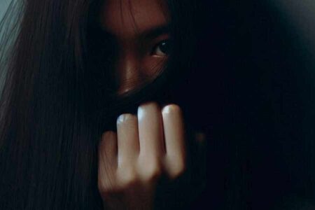 Ilustrasi gadis di bawah umur, korban tindak asusila (foto: Generatif AI)