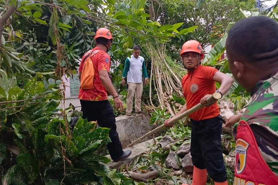 Pemkot Surabaya Tingkatkan Kewaspadaan Menghadapi Cuaca Ekstrem Januari 2025