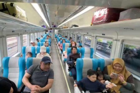 KAI Buka Pemesanan Tiket KA Jarak Jauh Reguler Arus Balik Lebaran 2025