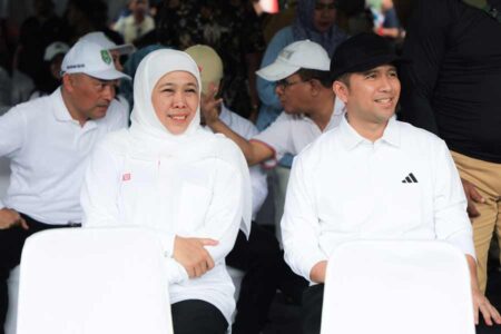 Khofifah Indar Parawansa dan Emil Elestianto Dardak, Gubernur dan Wakil Gubernur Jawa Timur terpilih, saat mengikuti Gladi Kotor Pelantikan Kepala Daerah-Wakil Kepala Daerah di Kawasan Monumen Nasional Jakarta
