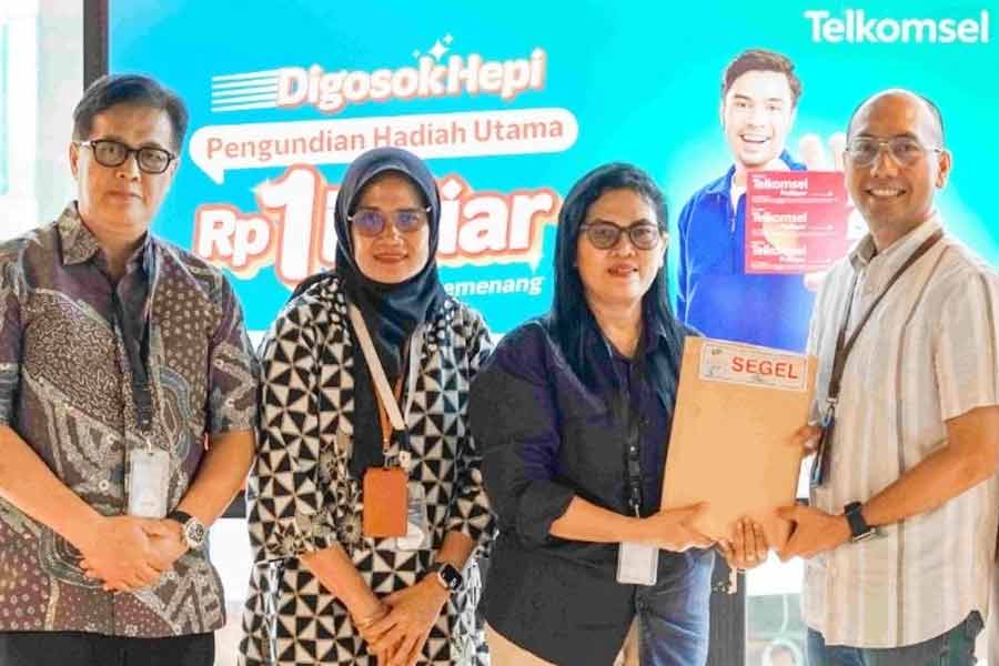 Telkomsel Bagikan THR Lebaran Miliaran Rupiah untuk Pemenang Grand Prize Program Digosok Hepi