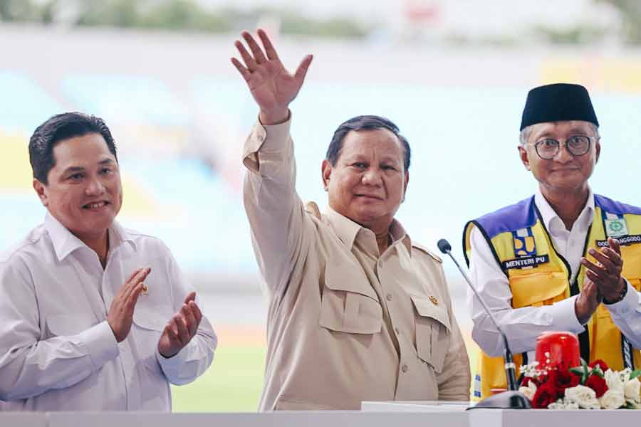 Prabowo Resmikan 17 Stadion Sepak Bola, Disambut Meriah oleh Pesepak Bola Anak-anak