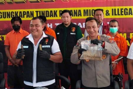 Dittipidter Bareskrim Polri mengungkap kasus pengoplosan gas LPG di Kutri Gianyar, Bali