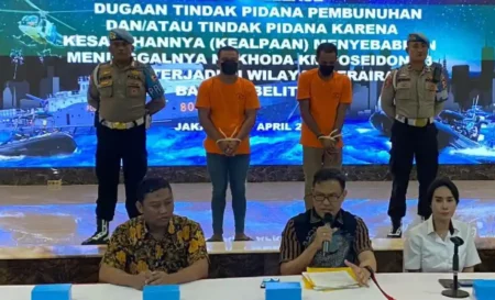 Kasus KM Poseidon 03: Dua Orang Ditetapkan Tersangka Pembunuhan Kru Kapal Dua orang ditetapkan tersangka kasus penggelapan dan pembunuhan kru kapal KM Poseidon 03 di perairan Belitung. Polisi masih mendalami kasus.