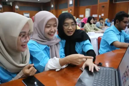 Aplikasi SITALAS Surabaya jadi rujukan nasional untuk partisipasi anak, diapresiasi UNICEF dan Kementerian PPPA sebagai inovasi kota layak anak.