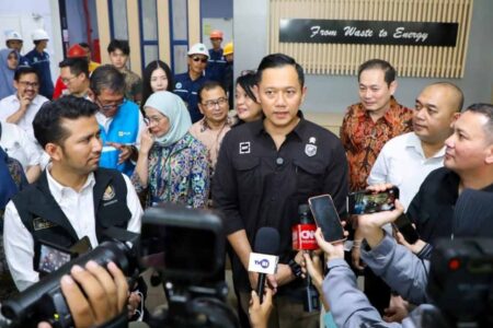 Emil Dardak dan AHY kunjungi PLTSa Benowo