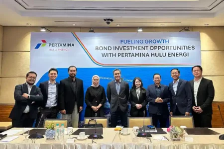 Debut di Bursa Efek Singapura, Pertamina Hulu Energi Terbitkan Global Bond USD 1 Miliar Pertamina Hulu Energi sukses terbitkan global bond USD 1 miliar dalam debut perdananya di Bursa Efek Singapura, oversubscribed hingga 2,4 kali.