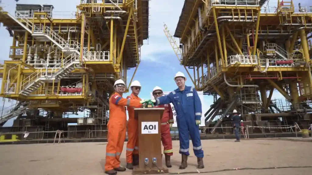 Pertamina Hulu Mahakam Sukses Gelar Sail Away Proyek SNB AOI & Resmikan Proyek Manpatu PT Pertamina Hulu Mahakam sukses gelar sail away tahap ketiga Proyek SNB AOI dan first cut of steel Proyek Manpatu, dukung produksi migas nasional.