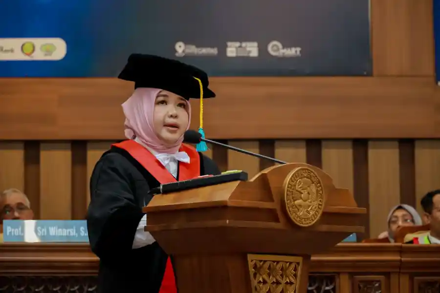 Guru Besar Universitas Airlangga (UNAIR), Prof Dr Sri Winarsi SH MH