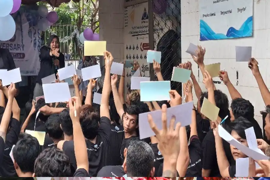 PLATO Foundation dan BNNK Surabaya Gelar Kegiatan Pemulihan Narkoba Peringati Harkitnas 2025 PLATO Foundation, BNNK Surabaya, dan UNTAG gelar kegiatan pemulihan narkoba bertema kebangkitan untuk korban rehabilitasi, peringati Harkitnas dan HUT ke-13.