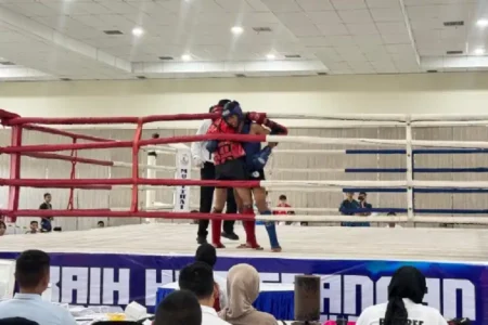 Atlet Muaythai Jawa Timur saat beraksi di PORPROV IX Jatim 2025