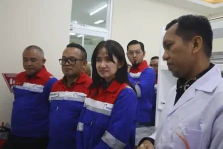 Elnusa Resmikan Laboratorium Cementing Modern di Indramayu, Perkuat Daya Saing Jasa Energi Nasional Elnusa meresmikan laboratorium cementing modern di Indramayu untuk memperkuat daya saing layanan jasa energi dan dukung inovasi di sektor hulu migas nasional.