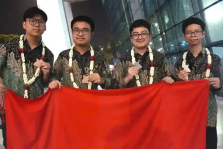 Bikin Bangga, Siswa Indonesia Raih 2 Perak dan 2 Perunggu di Olimpiade Kimia Internasional 2025 Siswa Indonesia peraih penghargaan istimewa di Olimpiade Kimia Internasional atau International Chemistry Olympiad (IChO) ke-57