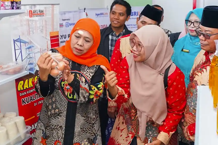 Jelang Diresmikan Presiden, Gubernur Khofifah Pastikan KDMP Kupang Jabon Siap Jadi Mitra UMKM Gubernur Khofifah pastikan KDMP Kupang Jabon siap beroperasi dan jadi mitra UMKM, mendukung visi ekonomi desa yang akan diluncurkan Presiden Prabowo.