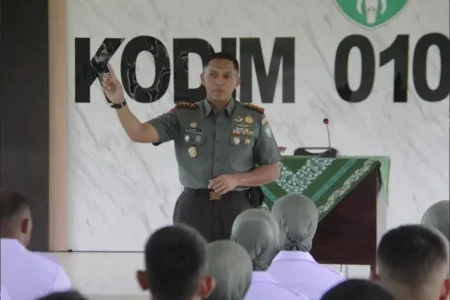Dandim 0101/KBA beri pengarahan kepada Alumni SPPI yang tergabung dalam Komcad untuk perkuat peran pemenuhan gizi dan bela negara di Banda Aceh.
