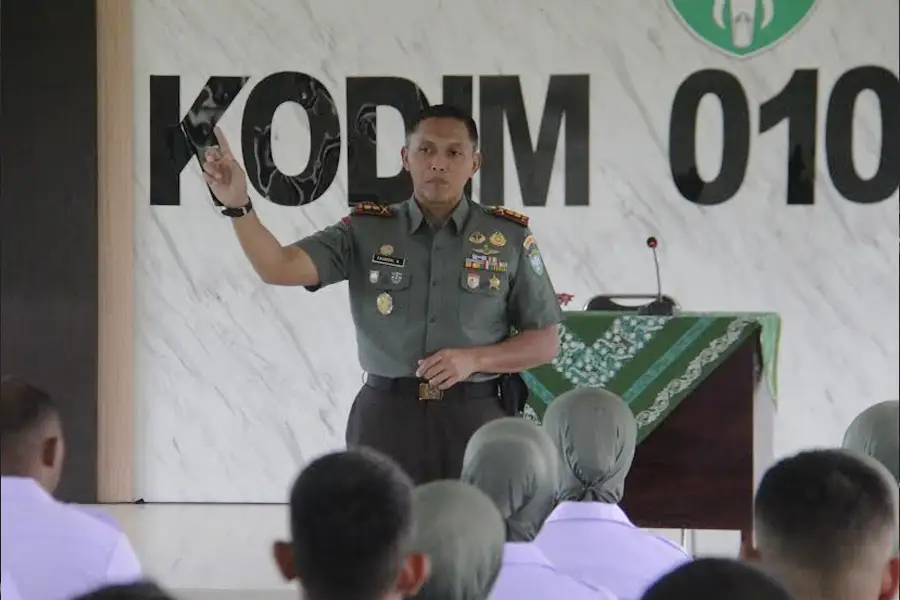 Dandim 0101/Kota Banda Aceh Beri Pengarahan kepada Alumni SPPI Komponen Cadangan Dandim 0101/KBA beri pengarahan kepada Alumni SPPI yang tergabung dalam Komcad untuk perkuat peran pemenuhan gizi dan bela negara di Banda Aceh.