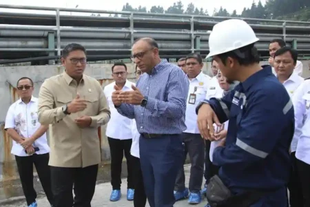 Greenfields Indonesia Resmikan Reaktor Biogas Terbesar untuk Sektor Peternakan Sapi di Indonesia Wakil Menteri Pertanian RI dan jajaran saat mengunjungi fasilitas reaktor biogas di peternakan Greenfields Indonesia