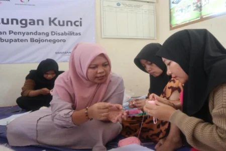 Tembus Pasar Fesyen, Perajut Perempuan di Bojonegoro dan Tuban Raih Kemandirian Ekonomi