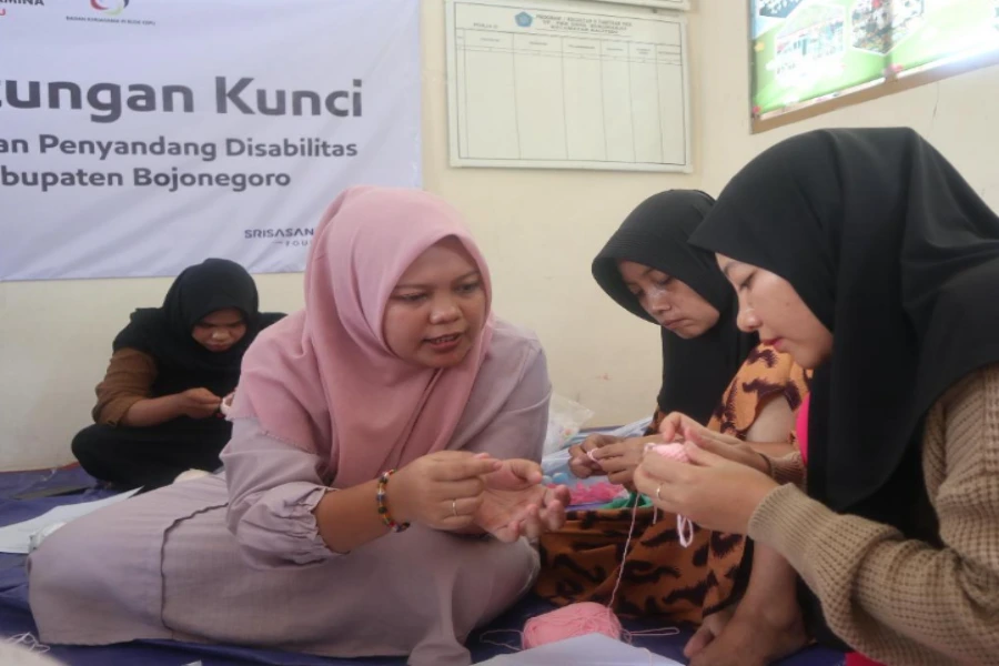 Tembus Pasar Fesyen, Perajut Perempuan di Bojonegoro dan Tuban Raih Kemandirian Ekonomi