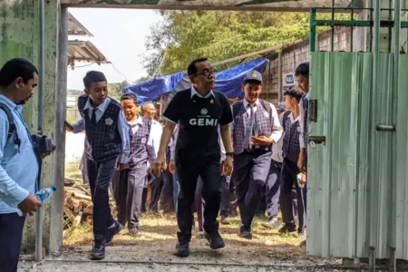 Menko PMK: Penggunaan Gadget dan Makanan Manis Picu Tiga Penyakit pada Pelajar
