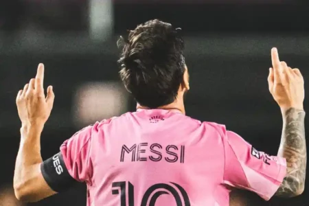 Messi Dikabarkan Jadi Incaran Klub Saudi, Babak Baru Rivalitas dengan Ronaldo? Lionel Messi