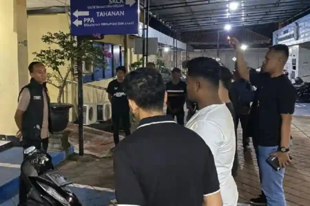 Polres Ngawi Respon Cepat Konvoi Remaja yang Lempar Petasan dan Meresahkan Masyarakat Polres Ngawi amankan remaja konvoi yang melempar petasan di Jalan Yosudarso.