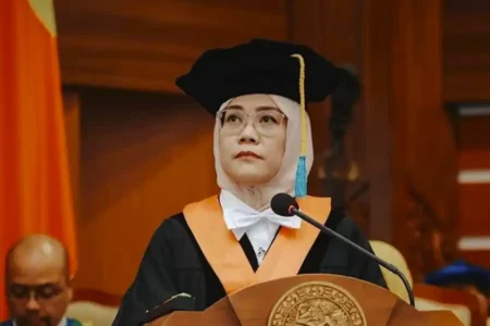 Prof Dr Tuti Budirahayu Dra MSi