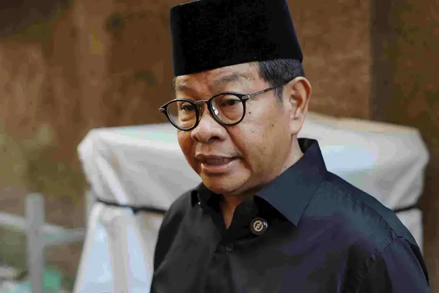 Gubernur DKI Pramono Anung Melayat Korban Ojek Online, Pastikan Bantuan Penuh untuk Keluarga Gubernur DKI Jakarta Pramono Anung saat berkunjung ke rumah duka