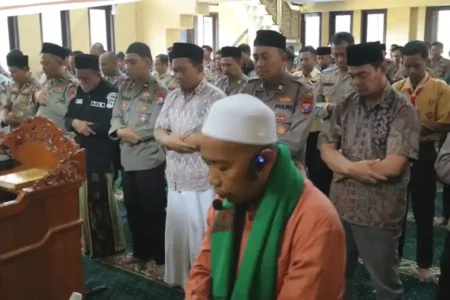 Polres Mojokerto gelar salat gaib untuk almarhum Affan Kurniawan