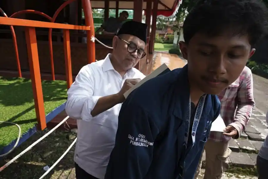 Rektor Universitas Harkat Negeri (UHN), Sudirman Said