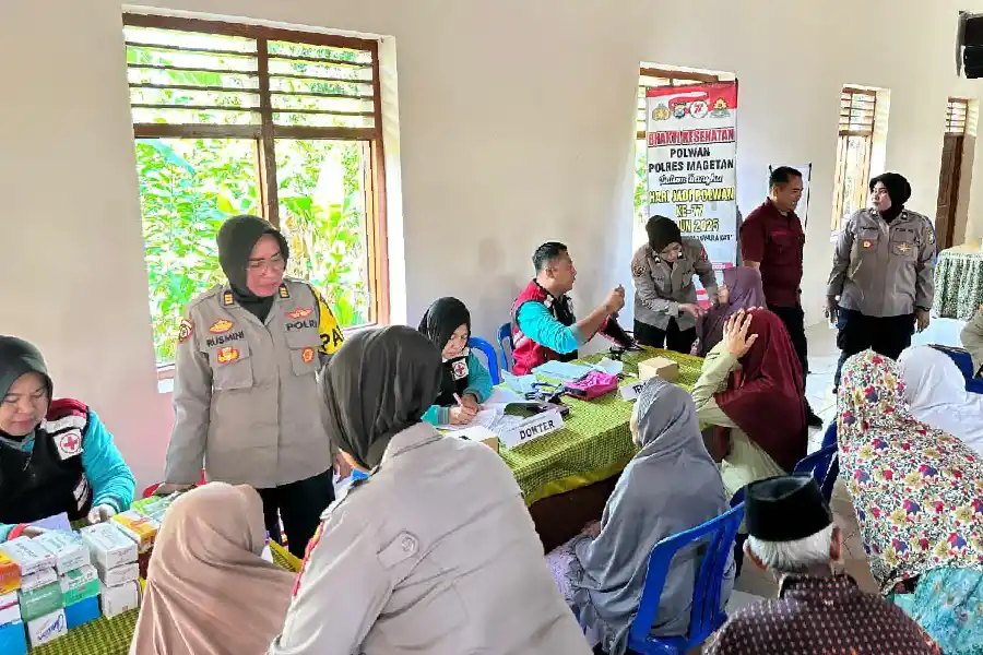 Sambut HUT ke-77, Polwan Polres Magetan Gelar Baksos Pemeriksaan Kesehatan Gratis Polwan Polres Magetan gelar bakti sosial pemeriksaan kesehatan gratis bagi warga dalam rangka HUT ke-77 Polwan