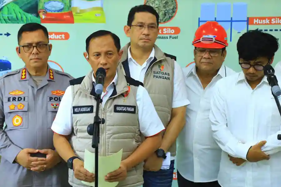 Satgas Pangan Polri Temukan Pelanggaran Mutu di PT Padi Indonesia Maju, Produksi Beras Tak Sesuai Standar Satgas Pangan Polri temukan pelanggaran standar mutu beras di PT Padi Indonesia Maju. Pengawasan QC dinilai belum optimal dan hanya 1 petugas bersertifikat.