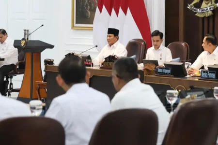 Presiden Prabowo tekankan pentingnya pendekatan realistis dalam strategi nasional hadapi tantangan global dan menjaga stabilitas nasional.