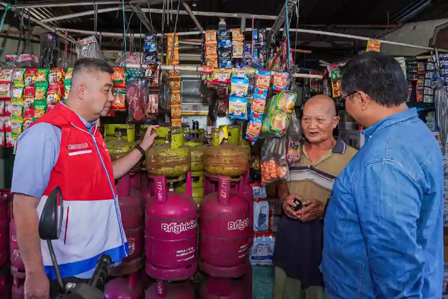 Distribusi LPG 3 Kg Sesuai HET, Ombudsman RI Apresiasi Kinerja Pertamina Patra Niaga Ombudsman RI mengapresiasi distribusi LPG 3 kg oleh Pertamina Patra Niaga yang dinilai telah sesuai regulasi, termasuk kepatuhan HET dan pasokan yang terjaga