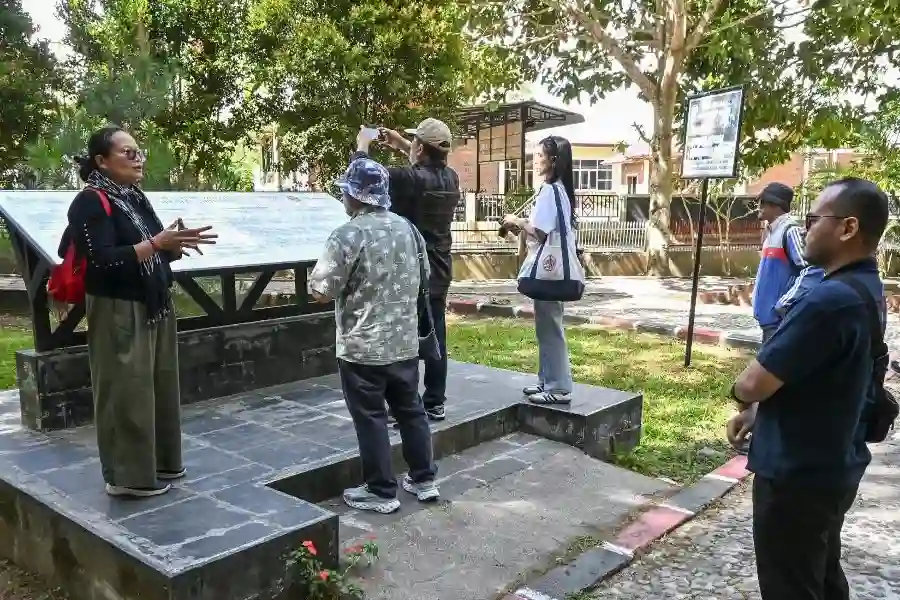Kemenpar promosikan Danau Toba lewat Fam Trip, tonjolkan wisata alam, budaya, dan kekayaan gastronomi lokal untuk tingkatkan kunjungan wisatawan nusantara.