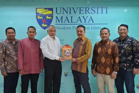 Fisip Universitas Brawijaya Sinergi dengan UTM Malaysia Fisip Universitas Brawijaya (UB) Malang jalin sinergi dengan Universiti Teknologi MARA (UTM) Malaysia, untuk terus meningkatkan kualitas dan jejaringnya.