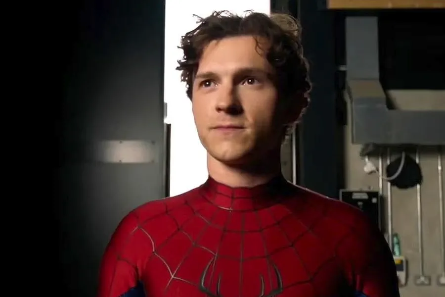Spider-Man 4 Brand New Day (2026), Aksi Stunt Gila di Glasgow Dinilai Spektakuler, Langsung Viral! Tom Holland pamer kostum Spider-Man terbaru di akun instagramnya