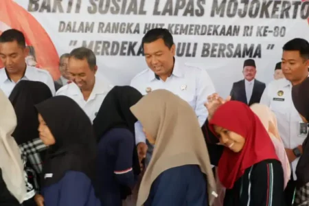 Lapas Mojokerto gelar bakti sosial di Yayasan Abdulloh Latief, Mojokerto, serahkan bantuan sembako dalam rangka HUT ke-80 Kemerdekaan RI.