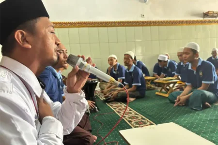 Lapas Mojokerto gandeng Kemenag gelar penguatan spiritual bagi warga binaan untuk memperkuat iman dan akhlak selama masa pembinaan.