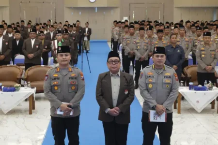 Polda Jatim libatkan ratusan Da’i Kamtibmas dalam Rakor 2025 guna memperkuat perdamaian, moderasi beragama, dan menjaga stabilitas keamanan di Jawa Timur.
