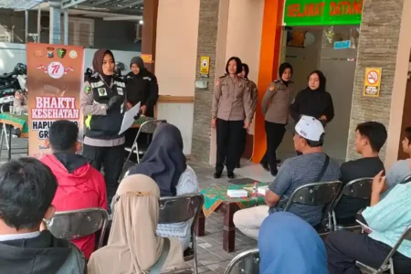 Polres Situbondo gelar layanan hapus tato gratis sambut HUT Polwan ke-77.